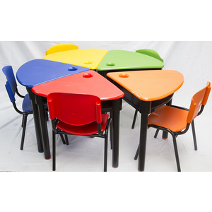 Juego de Mesas Trébol Preescolar en Polipropileno